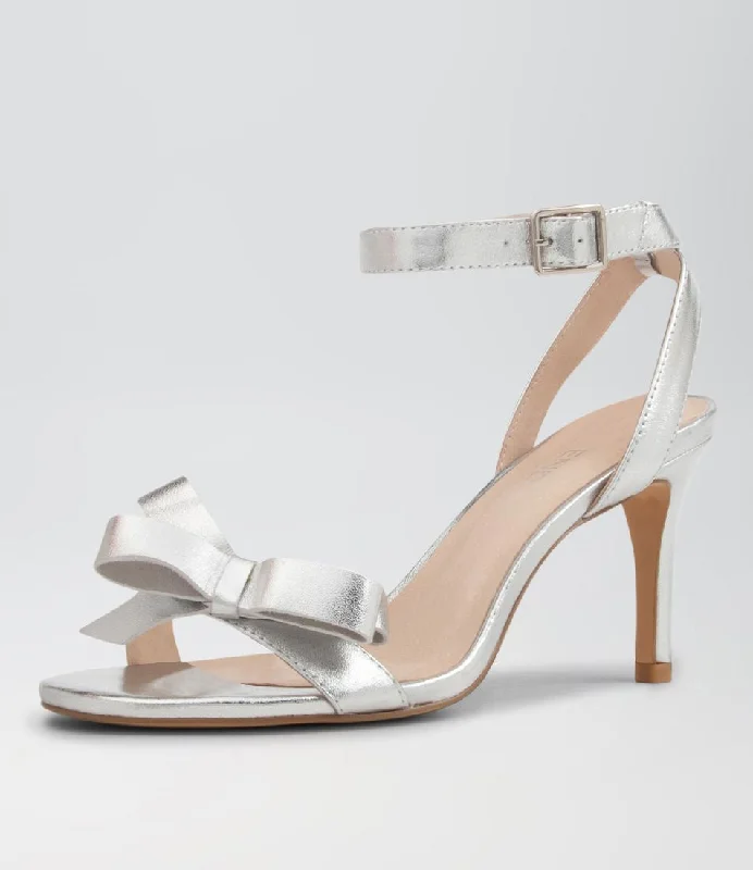 TOP END NEPIZA STRAPPY HEEL WITH BOW