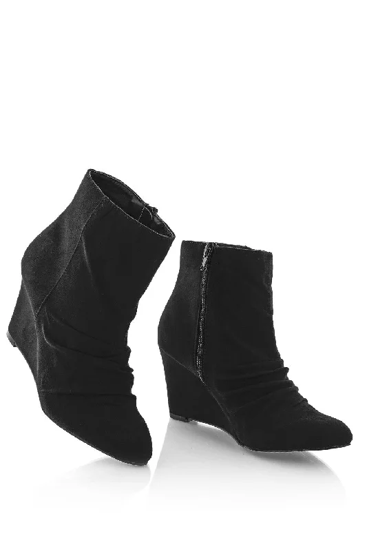 TIMELESS HILDA Black Suede Ankle Boots