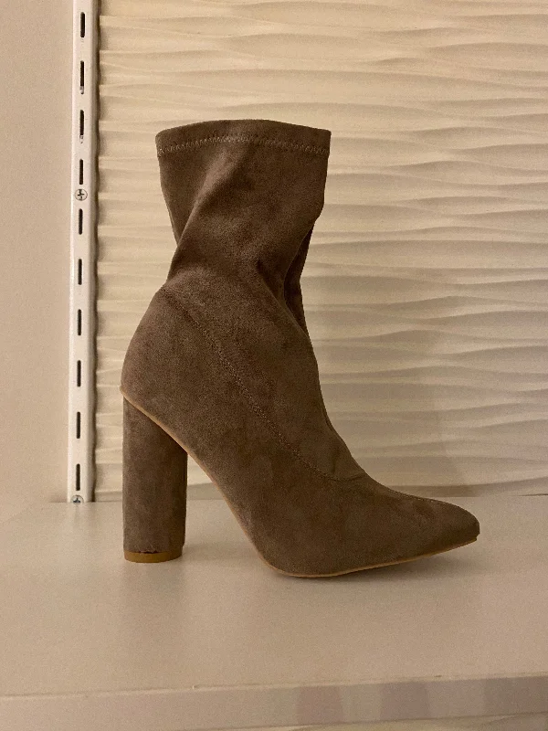 Cute and simple Boots