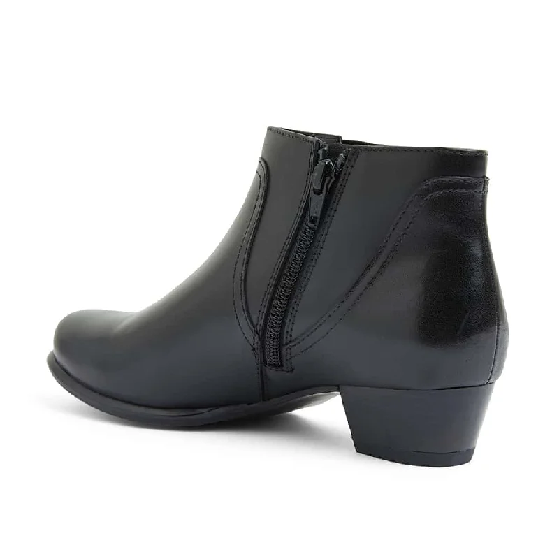 Delmar Boot in Black Leather