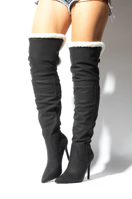 LOVE CIRCLE HEEL BOOTS