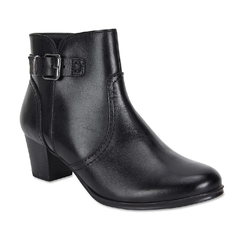 Mascot Boot in Black Leather