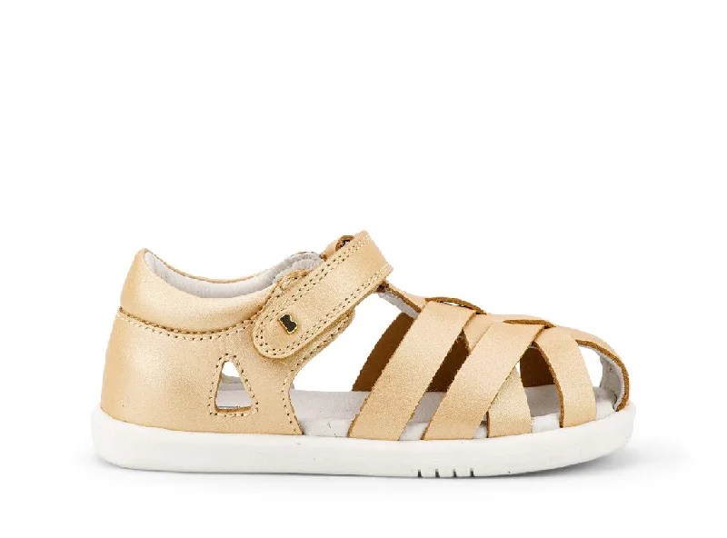 BOBUX - I WALK TROPICANA II SANDAL: PALE GOLD