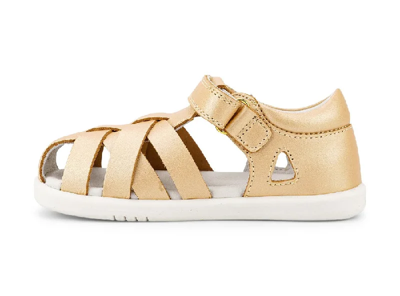 BOBUX - I WALK TROPICANA II SANDAL: PALE GOLD