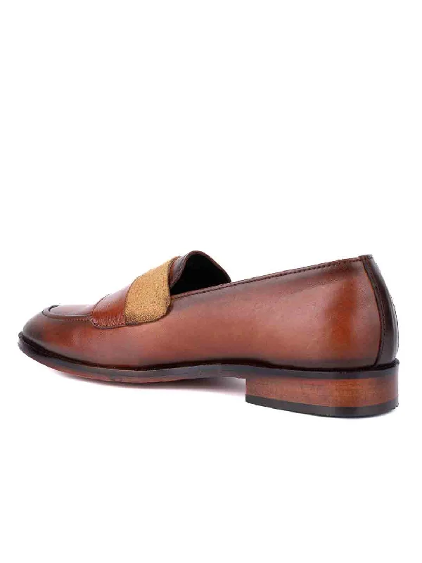 Men Tan Solid Loafers