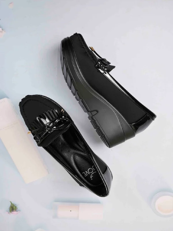 Women Black Solid Wedge Heel Loafers