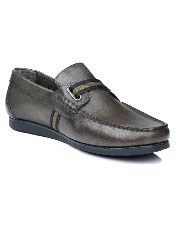 Men Olive Solid Loafers