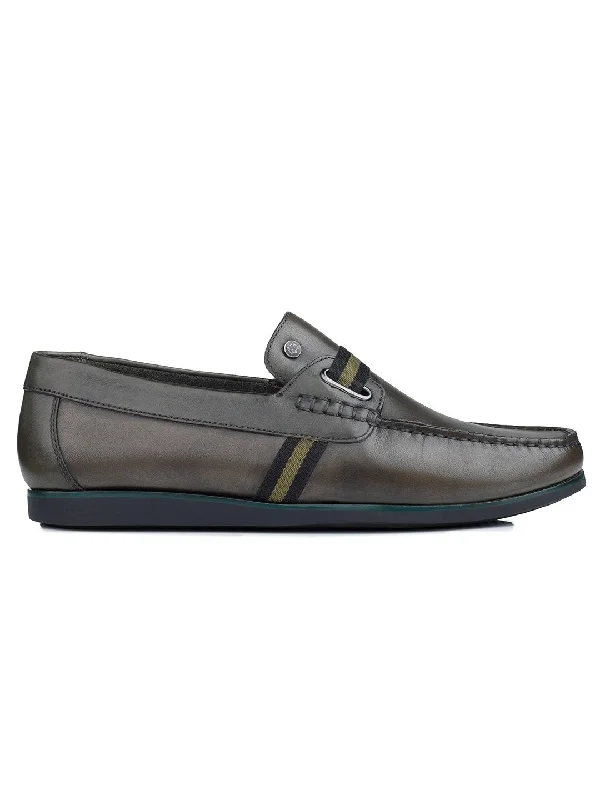 Men Olive Solid Loafers