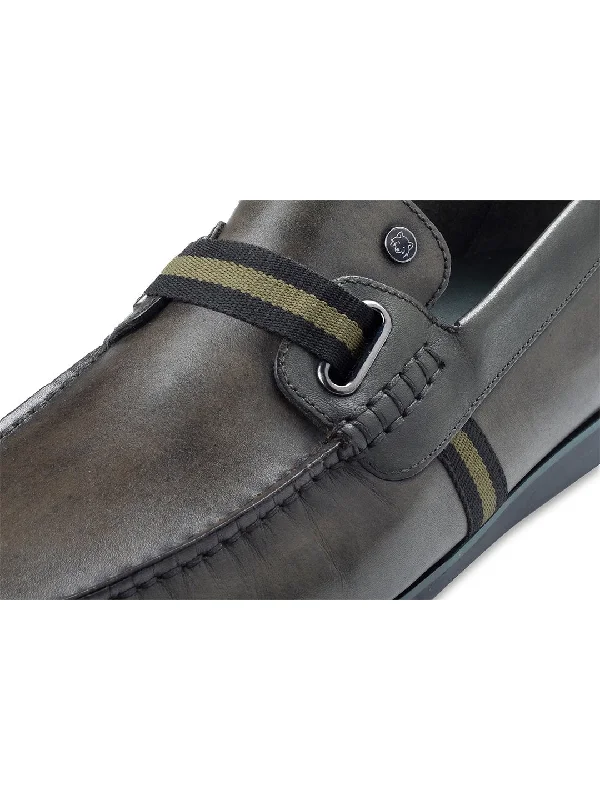 Men Olive Solid Loafers