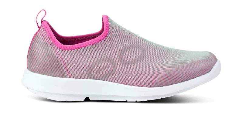 WOMEN'S OOFOS OOMG SPORT LOW SHOE | FUCHSIA