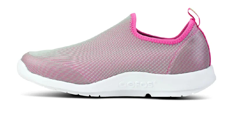 WOMEN'S OOFOS OOMG SPORT LOW SHOE | FUCHSIA