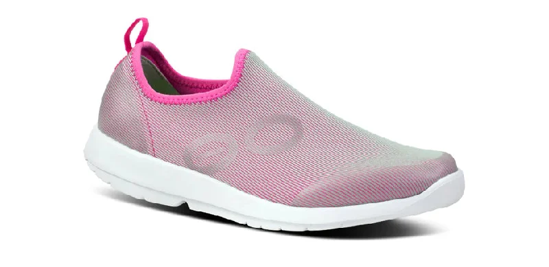 WOMEN'S OOFOS OOMG SPORT LOW SHOE | FUCHSIA