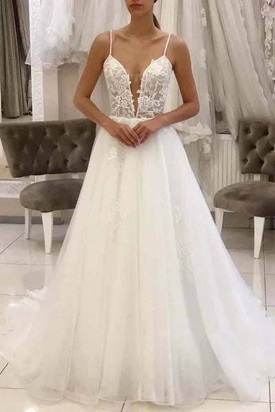 Low V-Neck Spaghetti Straps Lace Appliques Tulle Wedding Dress Beaded Wedding Gown