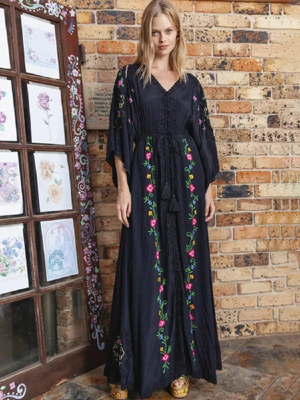 BerriesJam - Night Witch Vintage Batwing Maxi Dress Chic maxi dresses