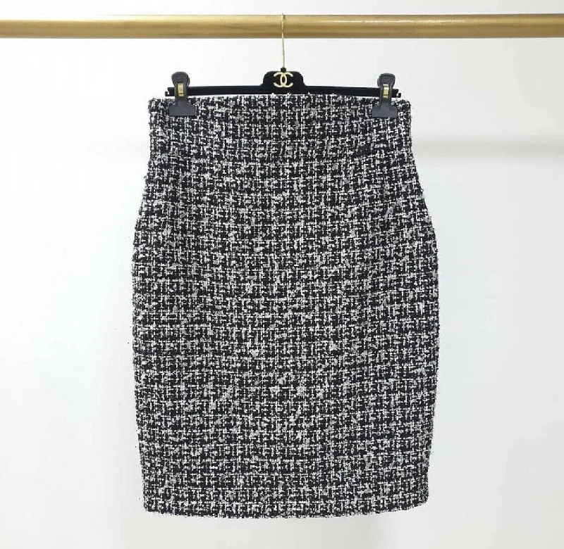 Chanel Tweed Mini Skirt size 44 Floral Print Skirt